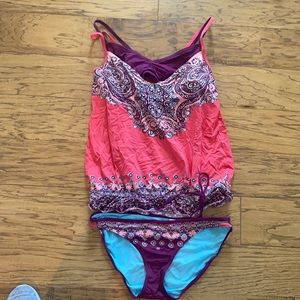 Athleta sz medium tankini swim suit/bathing suit
